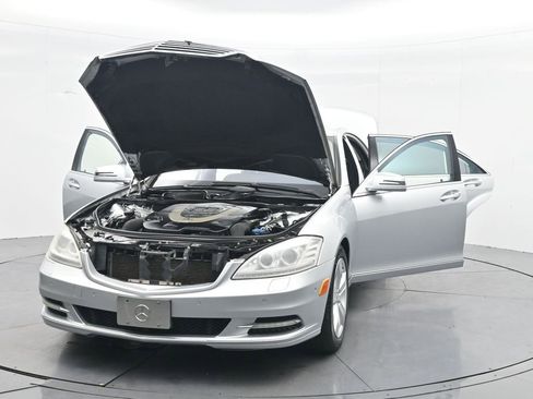 Used 2011 Mercedes-Benz S 550 4MATIC image 42