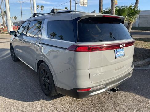 Used 2024 Kia Carnival SX Prestige image 4