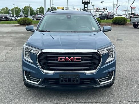 Used 2024 GMC Terrain SLE w/ Driver Convenience Package FWD image 8