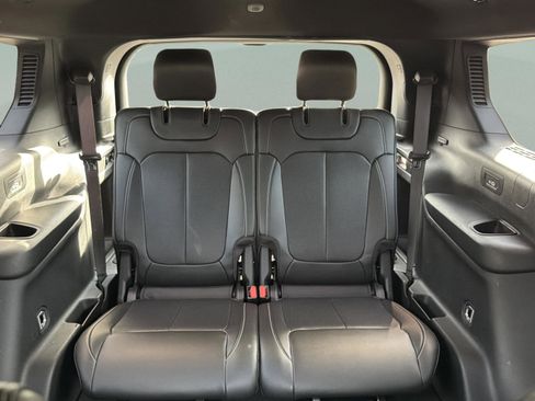 Used 2024 Jeep Grand Cherokee L Limited w/ Luxury Tech Group II image 26