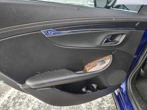 Used 2014 Chevrolet Impala LT w/ Convenience Package image 35