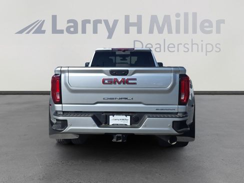 Used 2022 GMC Sierra 3500 Denali image 4