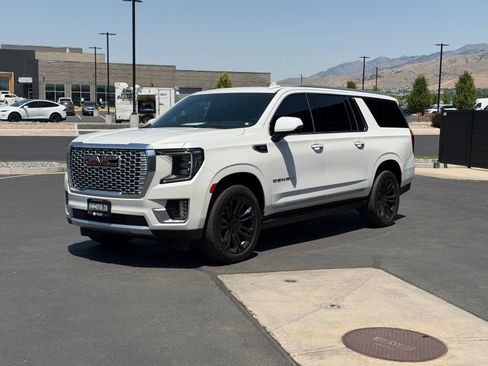 Used 2022 GMC Yukon XL Denali w/ Max Trailering Package AWD/4WD image 6