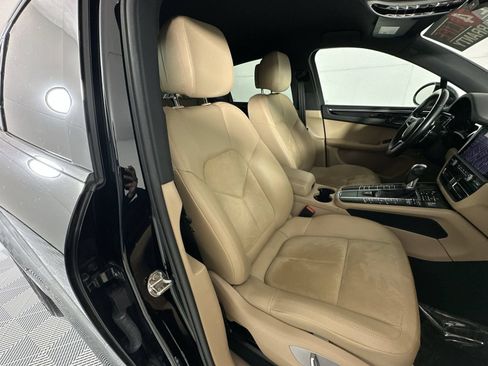 Used 2020 Porsche Macan AWD/4WD image 26