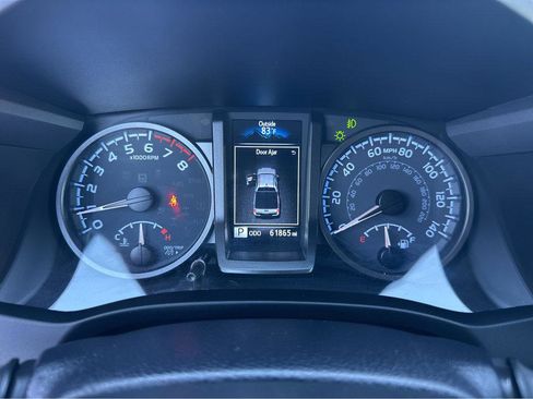 Used 2022 Toyota Tacoma TRD Off-Road image 20