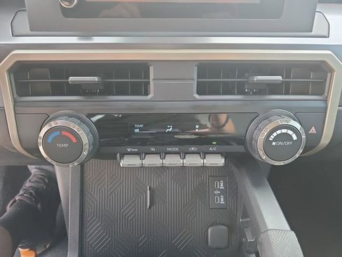 Used 2025 Toyota Tacoma SR5 AWD/4WD image 23