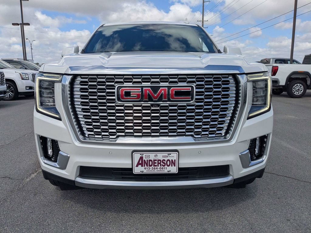Used 2023 GMC Yukon XL Denali AWD/4WD image 9