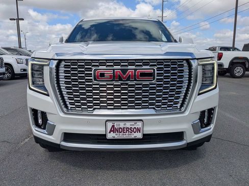 Used 2023 GMC Yukon XL Denali image 9