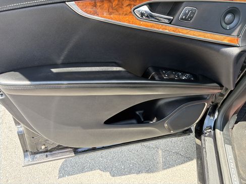 Used 2019 Lincoln Nautilus Reserve AWD/4WD image 15