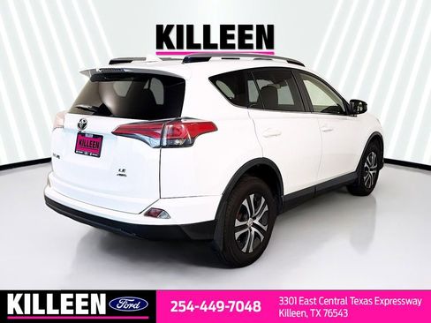 Used 2017 Toyota RAV4 LE AWD/4WD image 8