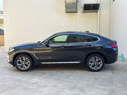 Certified 2025 BMW X4 xDrive30i image 5