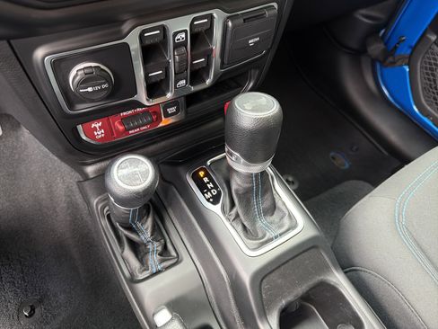 Used 2022 Jeep Wrangler Unlimited Rubicon 4xe AWD/4WD image 36