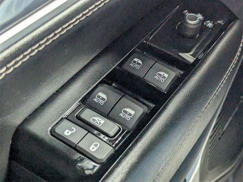 Used 2022 Jeep Wagoneer Series III w/ Flexible Seating Group image 18