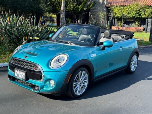 Used 2017 MINI Cooper S image 1