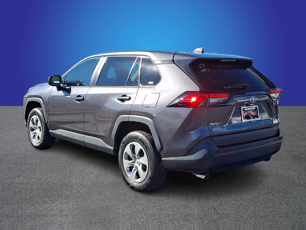 Used 2022 Toyota RAV4 LE FWD image 6