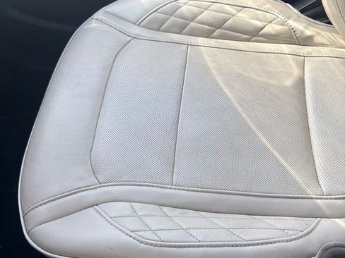 Used 2019 Ford Explorer Platinum AWD/4WD image 3