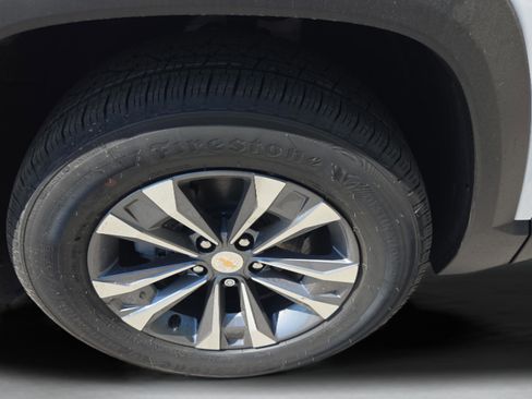 New 2026 Chevrolet Equinox LT w/ Convenience Package II FWD image 11