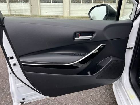 Used 2025 Toyota Corolla XLE image 16