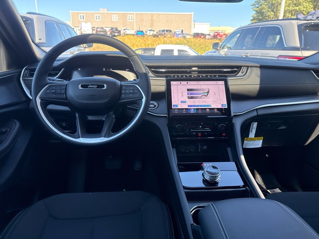 New 2027 Jeep Grand Cherokee Laredo X AWD/4WD image 18
