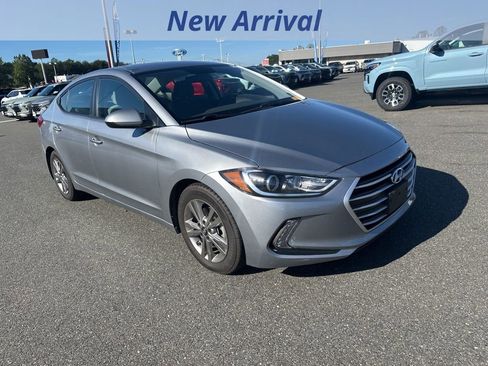 Used 2017 Hyundai Elantra SE w/ SE A/T Tech Package 03 image 2