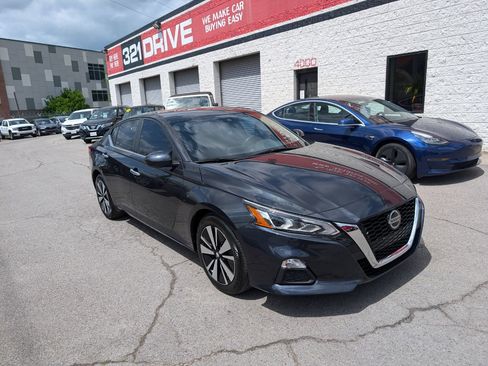 Used 2022 Nissan Altima 2.5 SV FWD image 1