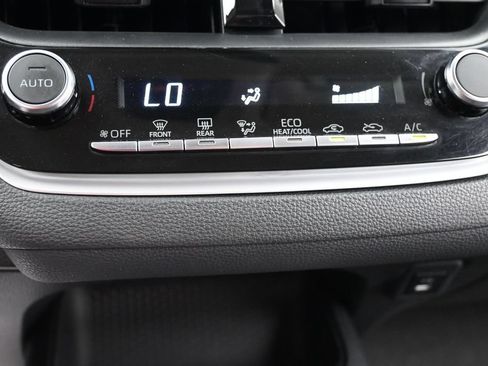 Used 2024 Toyota Corolla LE FWD image 11