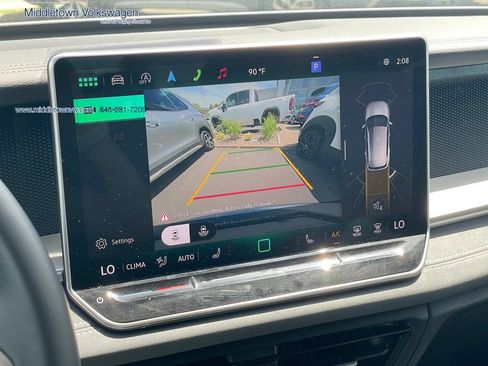 Certified 2025 Volkswagen Tiguan SE AWD/4WD image 21