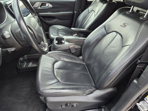 Used 2018 Chrysler Pacifica Touring-L Plus w/ Advanced Safetytec Group image 32