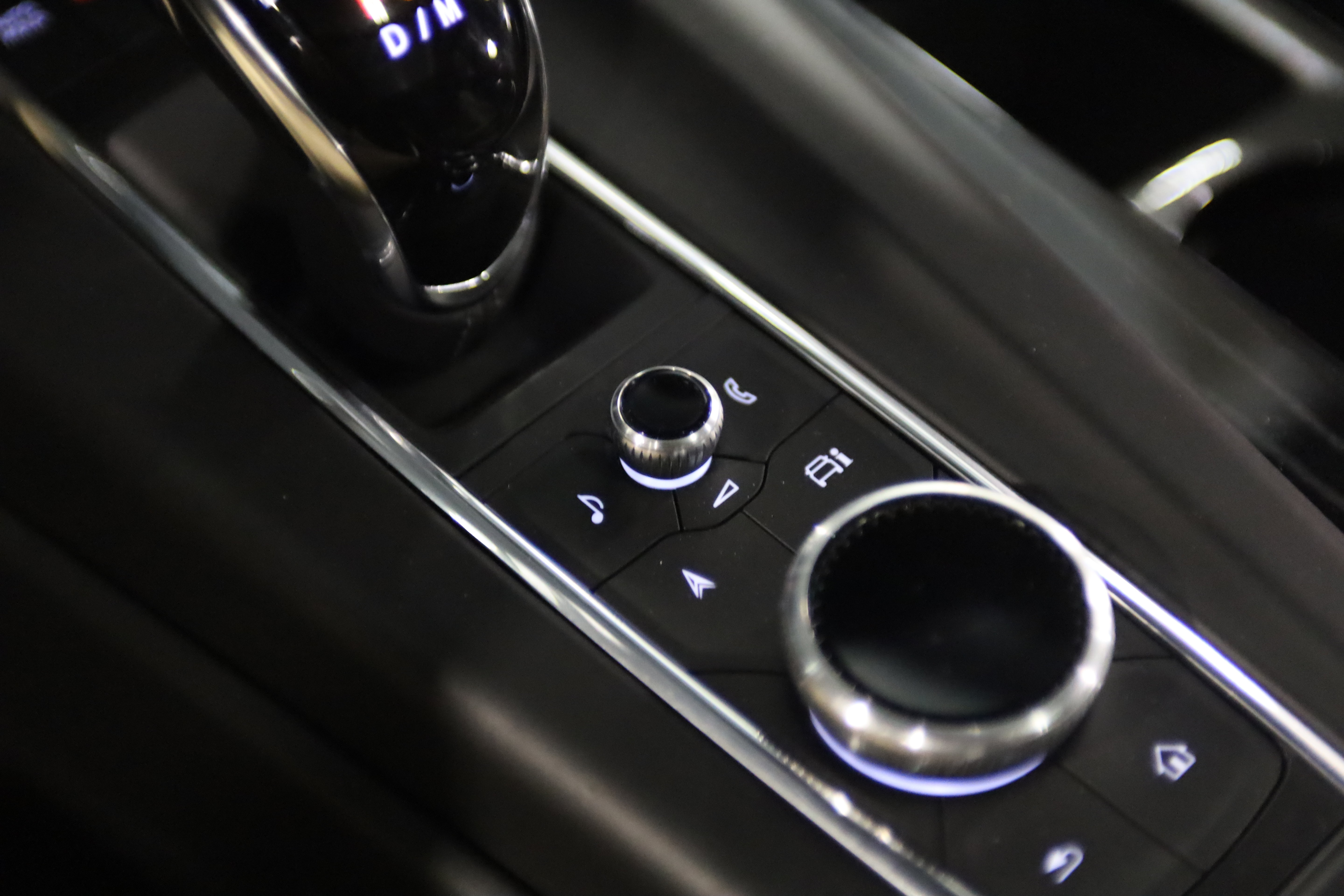 Used 2024 Cadillac Escalade ESV V AWD/4WD image 35