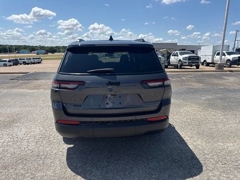 Used 2023 Jeep Grand Cherokee L Laredo AWD/4WD image 6