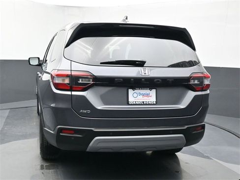 Used 2025 Honda Pilot EX-L image 4