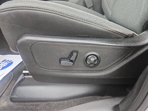Used 2019 RAM 1500 Big Horn AWD/4WD image 9