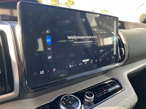 New 2025 Ford Expedition Active image 23