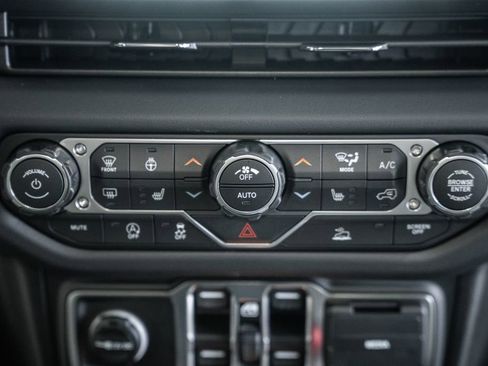 New 2026 Jeep Gladiator Mojave image 21