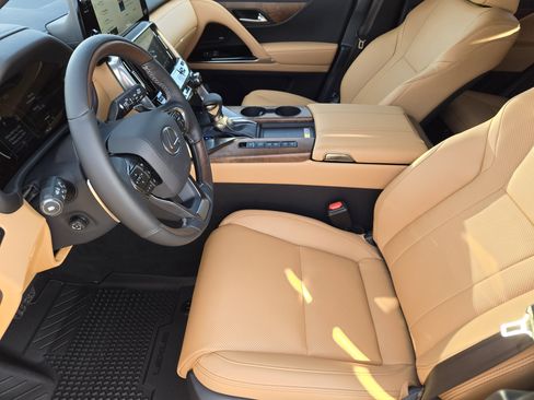 New 2026 Lexus LX 600 4WD w/ Accessory Package (2T) image 9