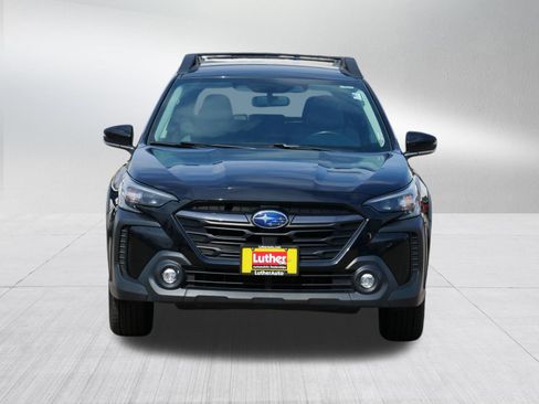 Used 2024 Subaru Outback Premium AWD/4WD image 2