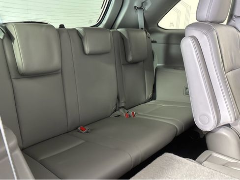 Used 2019 Toyota Highlander XLE image 36