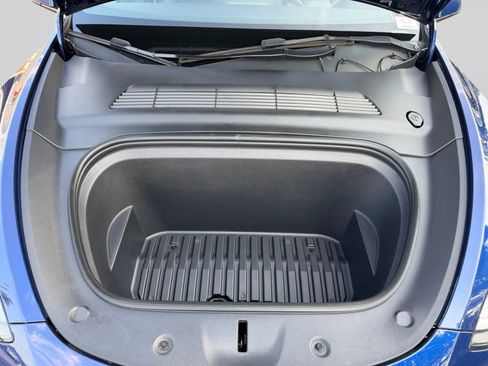 Used 2023 Tesla Model Y Long Range AWD/4WD image 36