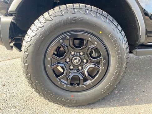 Used 2022 Ford Bronco Badlands image 22