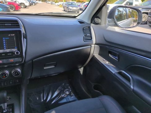 Used 2025 Mitsubishi Outlander Sport SE image 16