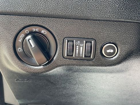 Used 2022 Dodge Charger SXT image 33