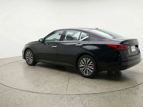 Used 2025 Nissan Altima 2.5 SV FWD image 6