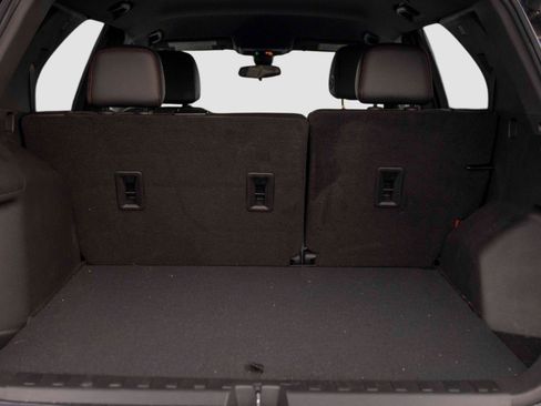 Used 2022 Chevrolet Equinox RS w/ Infotainment Package image 13