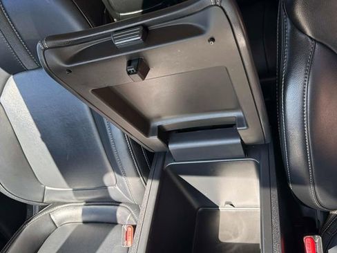 Used 2025 Honda Pilot Touring image 31