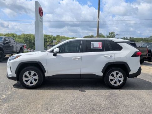 Used 2023 Toyota RAV4 LE FWD image 3
