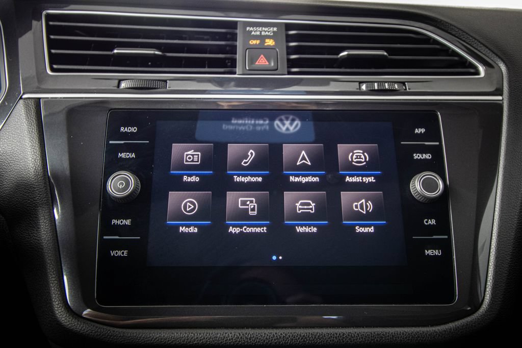 Certified 2024 Volkswagen Tiguan SE R-Line FWD image 40