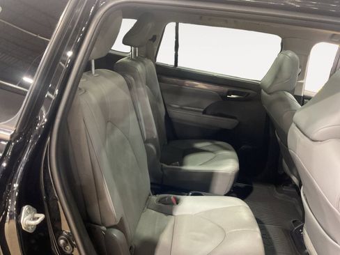 Used 2021 Toyota Highlander Platinum AWD/4WD image 15