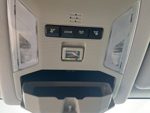 Used 2021 Toyota RAV4 LE image 24