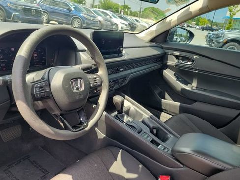 Certified 2025 Honda Accord SE image 13