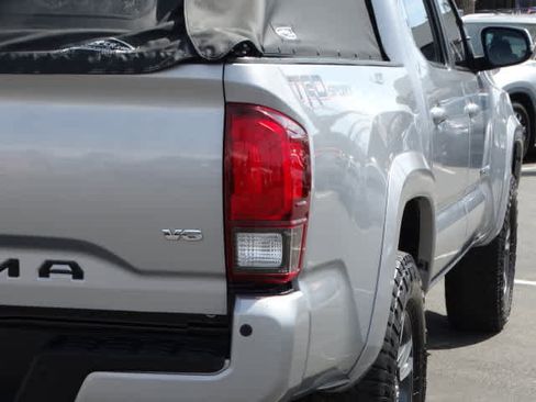 Certified 2019 Toyota Tacoma TRD Sport w/ Technology Package image 11